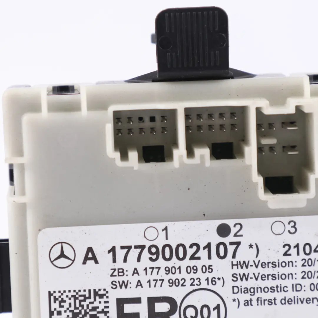 Módulo Puerta Delantera Derecha Control para Mercedes CLA C118 W177 con número de pieza A1779002107 Mercedes CLA C118 W177 Módulo Puerta Delantera Derecha Control - SKU A1779002107 - Número de pieza A1779002107