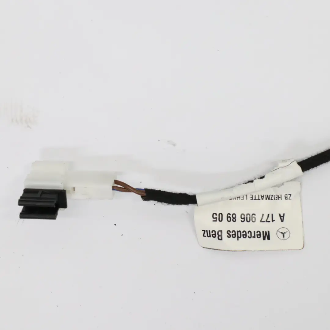 Asiento Delantero Derecho Calefactable Tela Imitación Cuero para Mercedes V177 H243 con número de pieza A1779102702 Mercedes V177 H243 Asiento Delantero Derecho Calefactable Tela Imitación Cuero - SKU A1779102702 - Número de pieza A1779102702