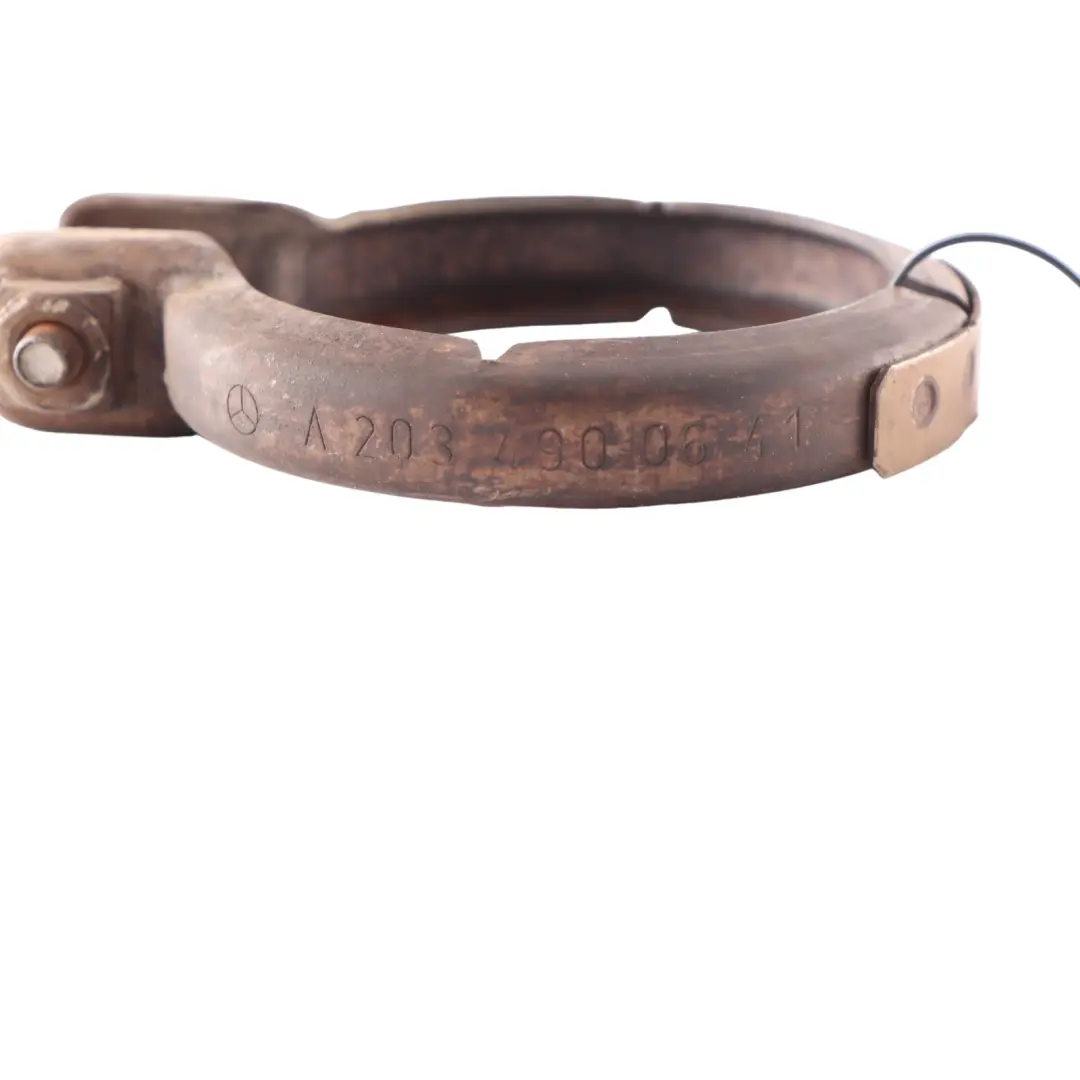 OM651 Obejma Katalizatora Łącznik Rury do Mercedes W204 o numerze A2034900641 Mercedes W204 OM651 Obejma Katalizatora Łącznik Rury - SKU A2034900641 - Numer Części A2034900641