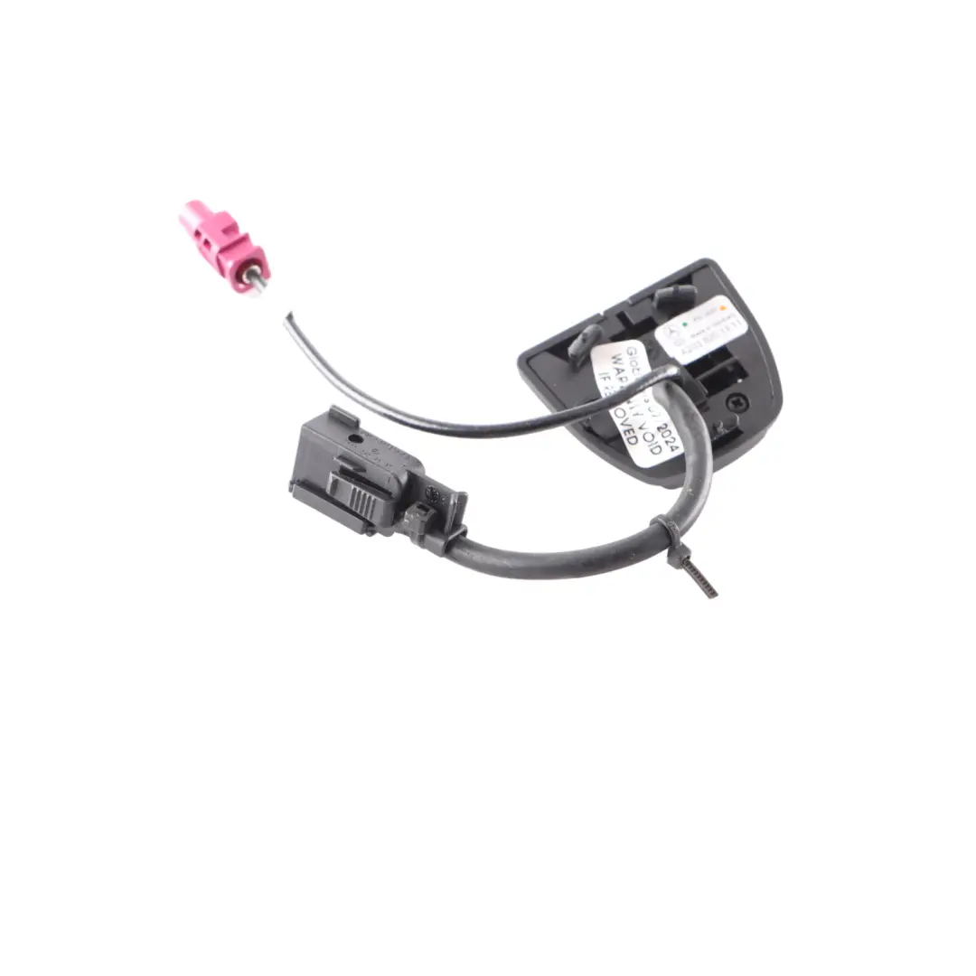  Adaptateur Téléphonique Mercedes W203 W211 Support Plaque Contact - SKU A2038201311 - Numéro de pièce A2038201311