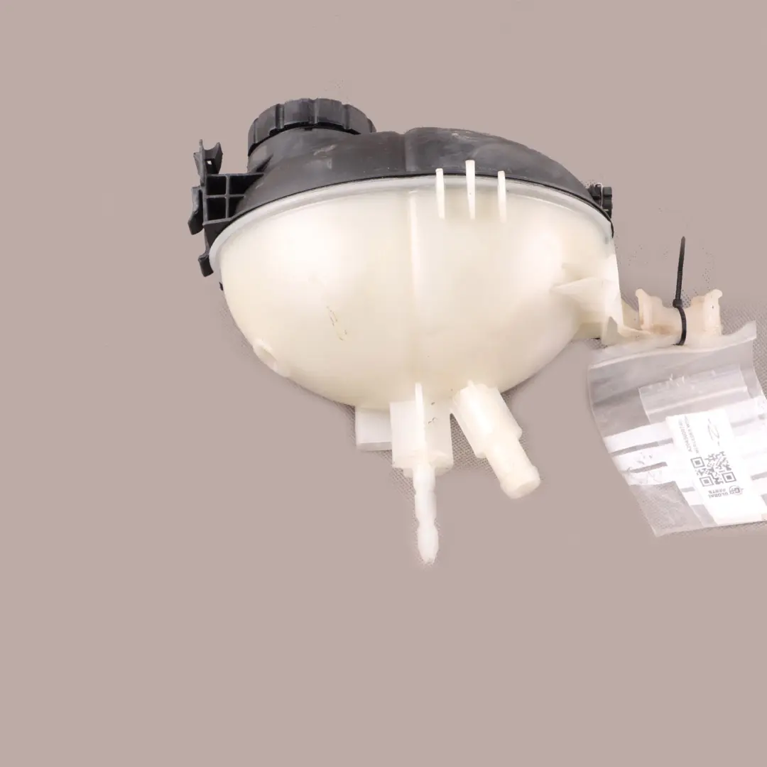 Serbatoio espansione refrigerante Bottiglia serbatoio per Mercedes W204 con numero di parte A2045000749 Mercedes W204 Serbatoio espansione refrigerante Bottiglia serbatoio - SKU A2045000749 - Numero di parte A2045000749