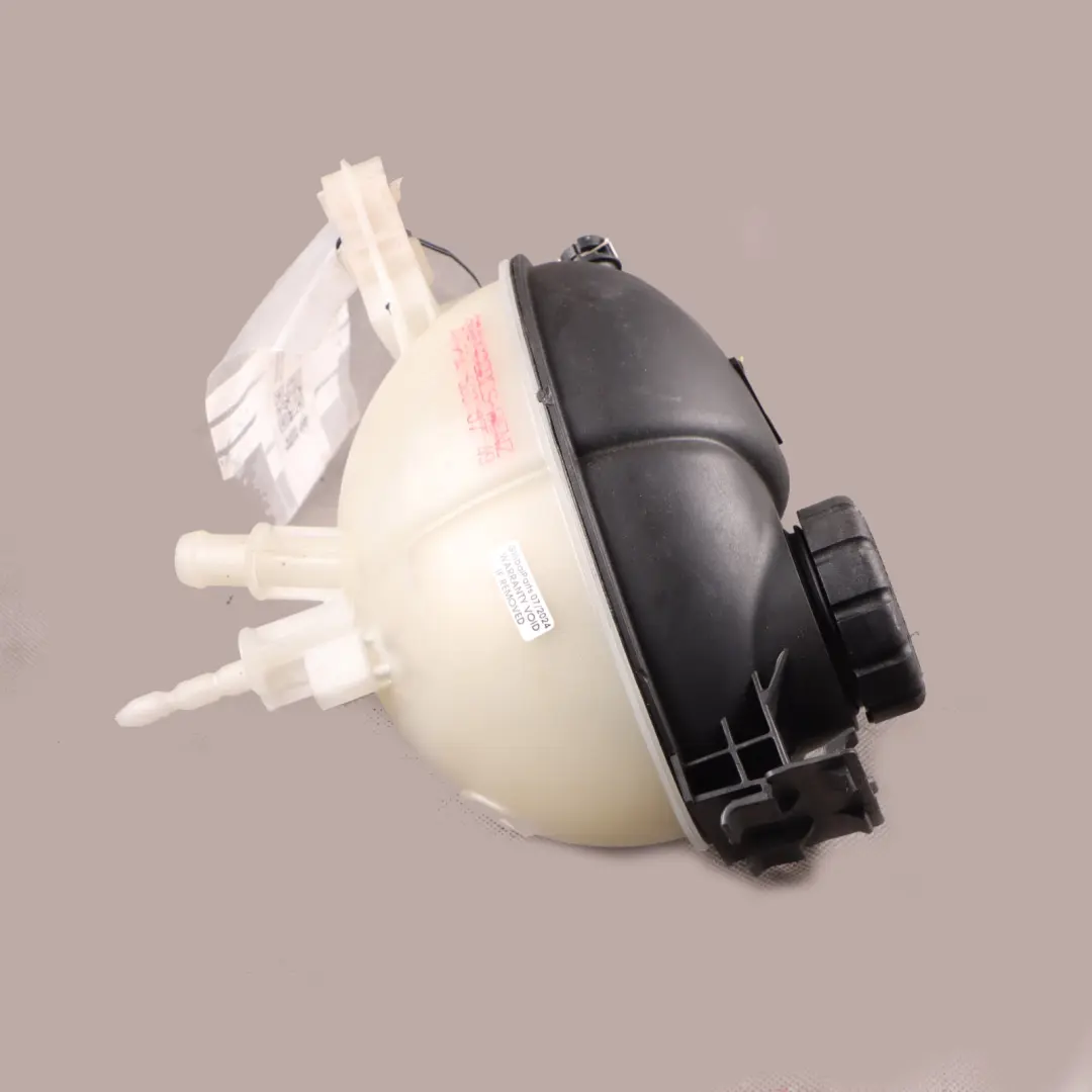 Zbiornik Wyrównawczy do Mercedes W204 o numerze A2045000749 Mercedes W204 Zbiornik Wyrównawczy - SKU A2045000749 - Numer Części A2045000749