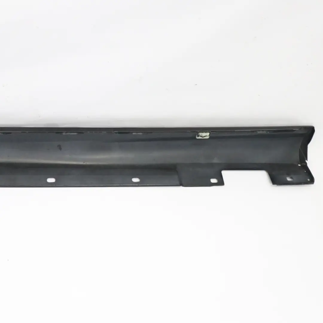 Mercedes W204 Faldón lateral Tapa umbral puerta derecha Obsidian Black - 197 - SKU A2046980454-OB2 - Número de pieza A2046980454