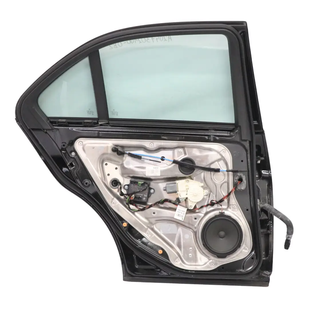 Drzwi Lewe Tylne Obsidian Black Czarny Metalik - 197 do Mercedes W204 o numerze A2047302100 Mercedes W204 Drzwi Lewe Tylne Obsidian Black Czarny Metalik - 197 - SKU A2047302100-OB2 - Numer Części A2047302100