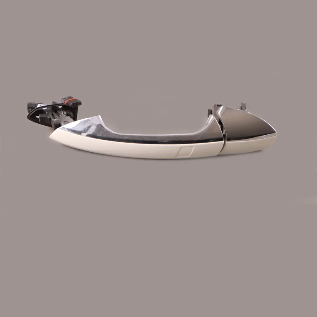 Door Handle Mercedes W176 W204 Front Rear Left N/S Calcite White - 650 to with Part number A2047601370 Door Handle Mercedes W176 W204 Front Rear Left N/S Calcite White - 650 - SKU A2047601370-CW - Part number A2047601370