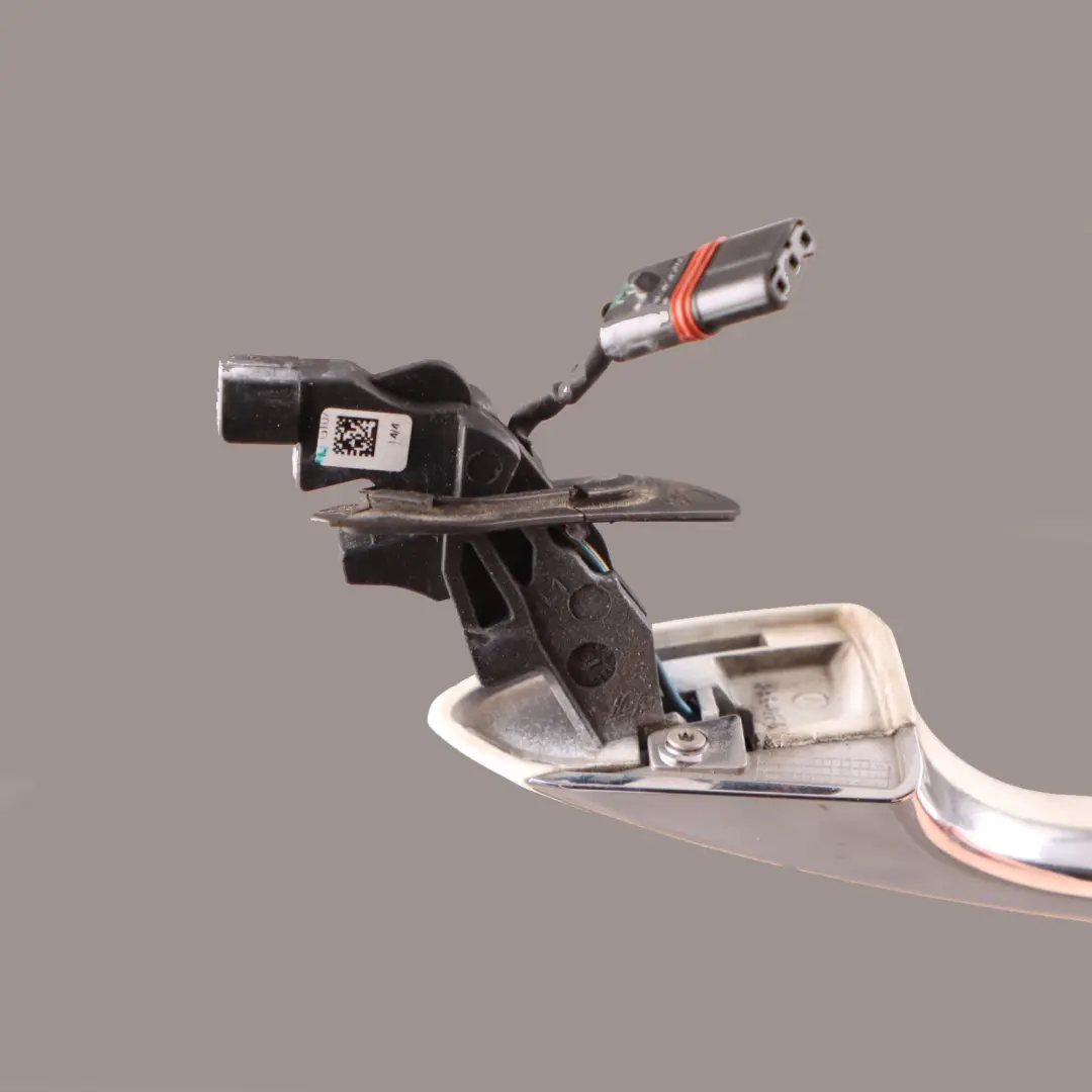 Door Handle Mercedes W176 W204 Front Rear Left N/S Calcite White - 650 to with Part number A2047601370 Door Handle Mercedes W176 W204 Front Rear Left N/S Calcite White - 650 - SKU A2047601370-CW - Part number A2047601370