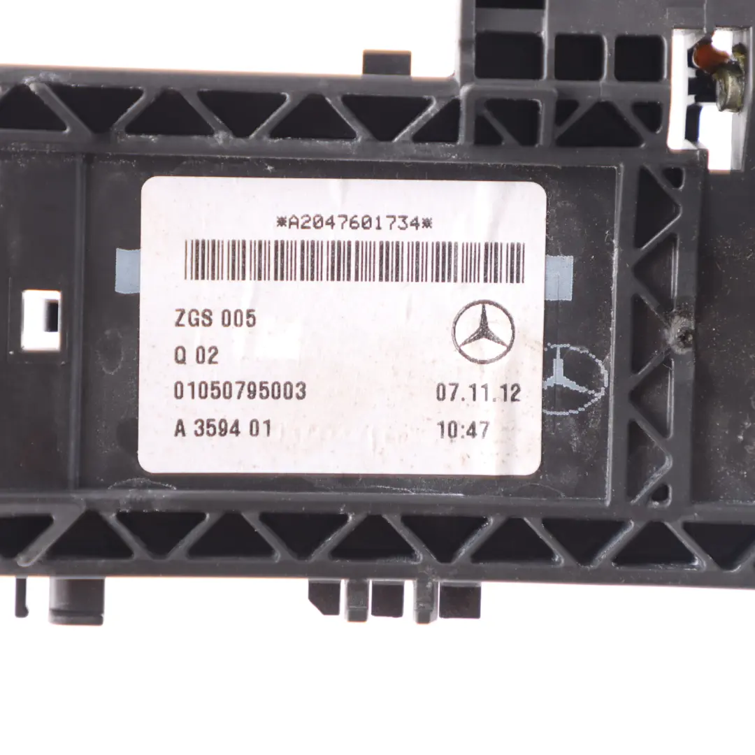 Mercedes R172 Maniglia porta porta base anteriore sinistra esterno - SKU A2047601734 - Numero di parte A2047601734