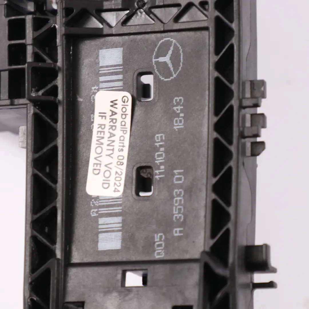 Mercedes GLA X156 Manija de la puerta trasera derecha Keyless Go - SKU A2047602734 - Número de pieza A2047602734
