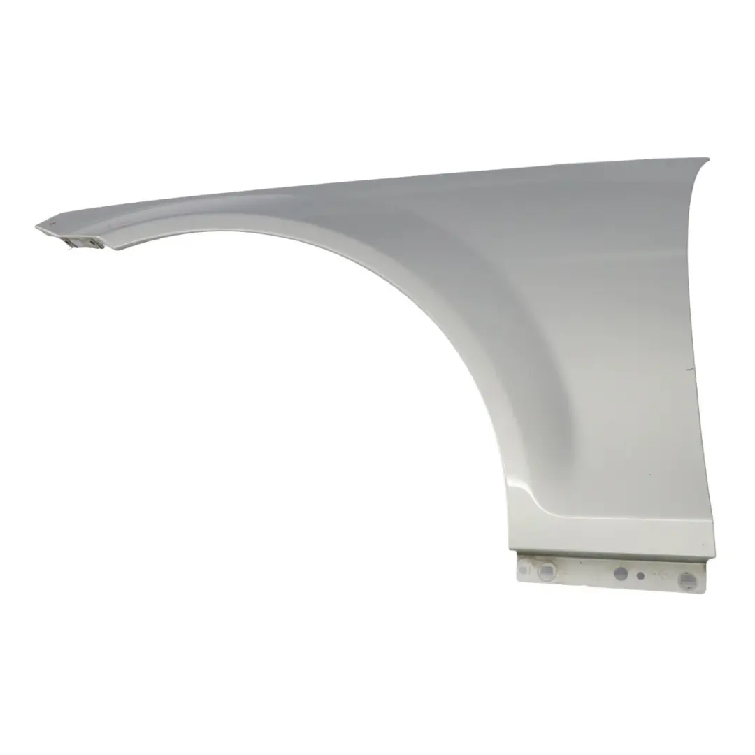 Pannello alare laterale anteriore sinistro Iridium Argento 775 per Mercedes W204 con numero di parte A2048801318 Mercedes W204 Pannello alare laterale anteriore sinistro Iridium Argento 775 - SKU A2048801318-IRS2 - Numero di parte A2048801318