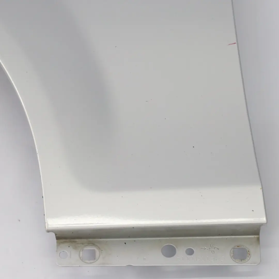 Mercedes W204 Panneau latéral l'aile avant gauche Iridium Argent 775 - SKU A2048801318-IRS2 - Numéro de pièce A2048801318
