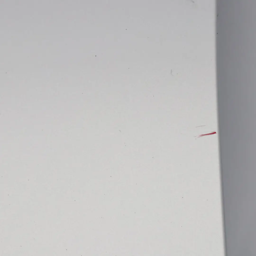 Błotnik Lewy Przód Przedni Srebrny do Mercedes W204 o numerze A2048801318 Mercedes W204 Błotnik Lewy Przód Przedni Srebrny - SKU A2048801318-IRS2 - Numer Części A2048801318