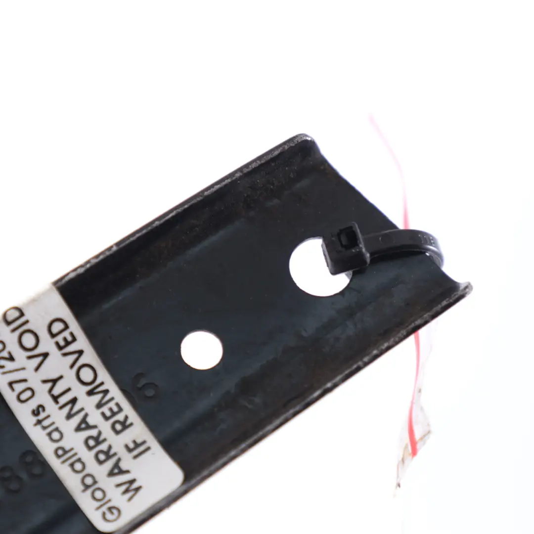 Support pare-chocs avant gauche pour Mercedes W204 AMG à propos du numéro de pièce A2048810506 Mercedes W204 AMG Support pare-chocs avant gauche - SKU A2048810506 - Numéro de pièce A2048810506