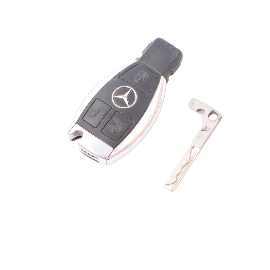 Bouton De Télécommande D'Alarme Radio pour Mercedes W164 W204 W211 à propos du numéro de pièce A2049051704 Mercedes W164 W204 W211 Bouton De Télécommande D'Alarme Radio - SKU A2049051704-2 - Numéro de pièce A2049051704