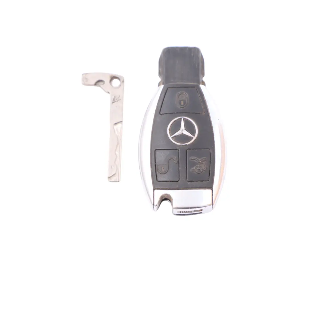 Bouton De Télécommande D'Alarme Radio pour Mercedes W164 W204 W211 à propos du numéro de pièce A2049051704 Mercedes W164 W204 W211 Bouton De Télécommande D'Alarme Radio - SKU A2049051704-2 - Numéro de pièce A2049051704