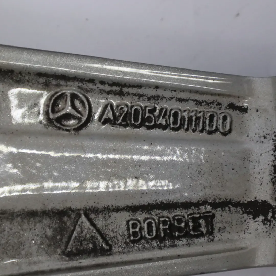 Llanta aleación Mercedes W205 Gris Himalaya AMG de 5 radios 18" 7,5J para con número de pieza A2054011100 Llanta aleación Mercedes W205 Gris Himalaya AMG de 5 radios 18" 7,5J - SKU A2054011100-2 - Número de pieza A2054011100