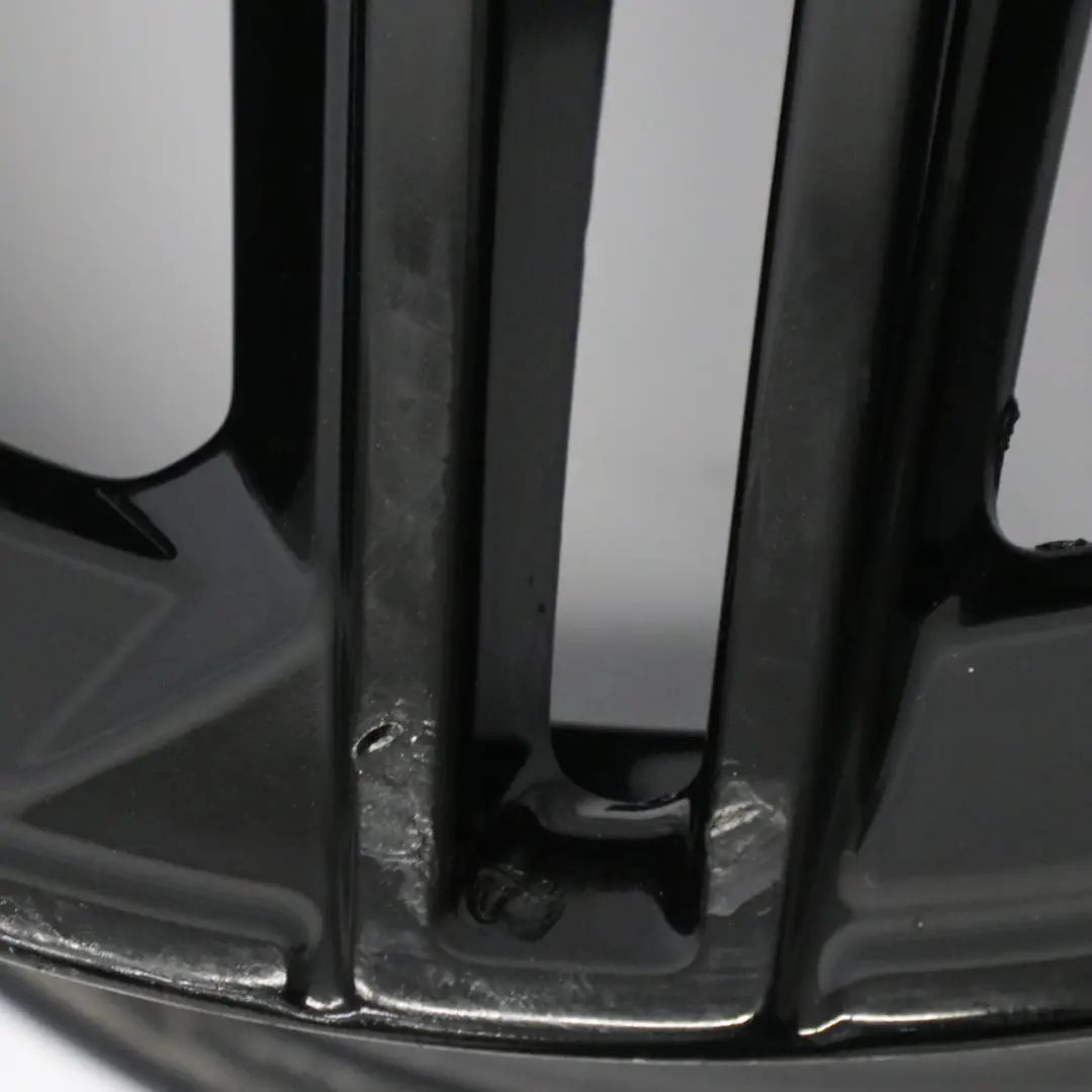 Leichtmetallfelge AMG 18" ET:44 7,5J 5 Doppelspeiche für Mercedes W205 mit Teilenummer A2054019500 Mercedes W205 Leichtmetallfelge AMG 18" ET:44 7,5J 5 Doppelspeiche - SKU A2054019500-3 - Teilenummer A2054019500