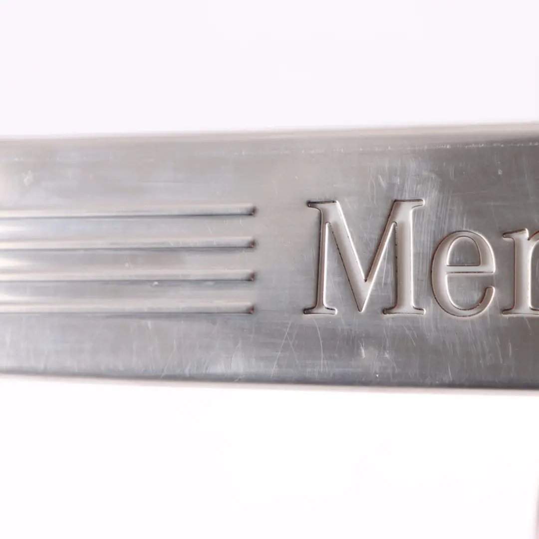 Türschwellerleiste vorne links Eingang Trim Platte für Mercedes W205 mit Teilenummer A2056806903 Mercedes W205 Türschwellerleiste vorne links Eingang Trim Platte - SKU A2056806903 - Teilenummer A2056806903