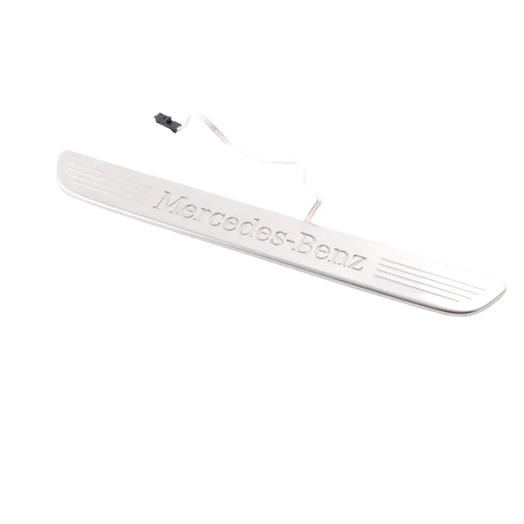 Mercedes W205 Plaque de seuil avant droite - SKU A2056807003 - Numéro de pièce A2056807003