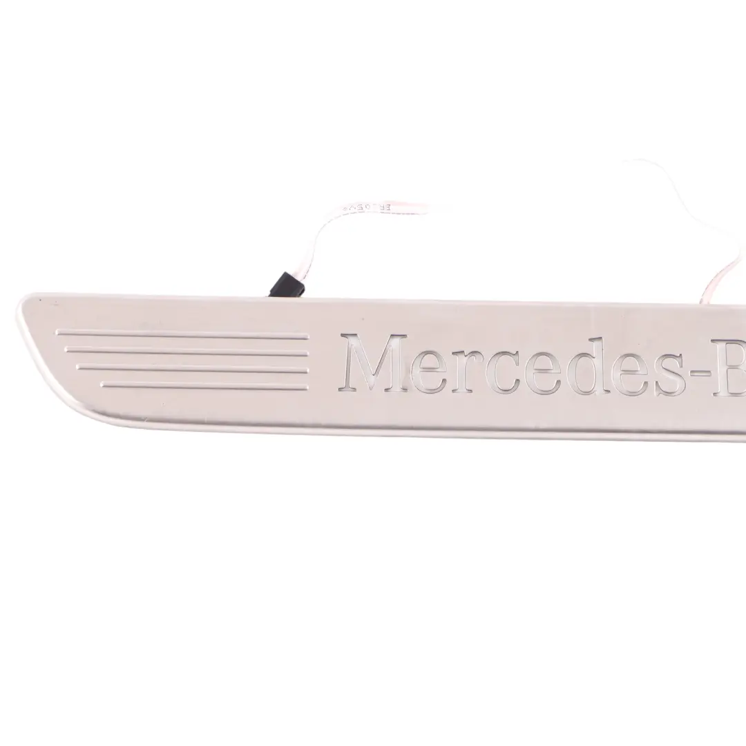 Mercedes W205 Striscia soglia Piastra ingresso anteriore destro - SKU A2056807003 - Numero di parte A2056807003