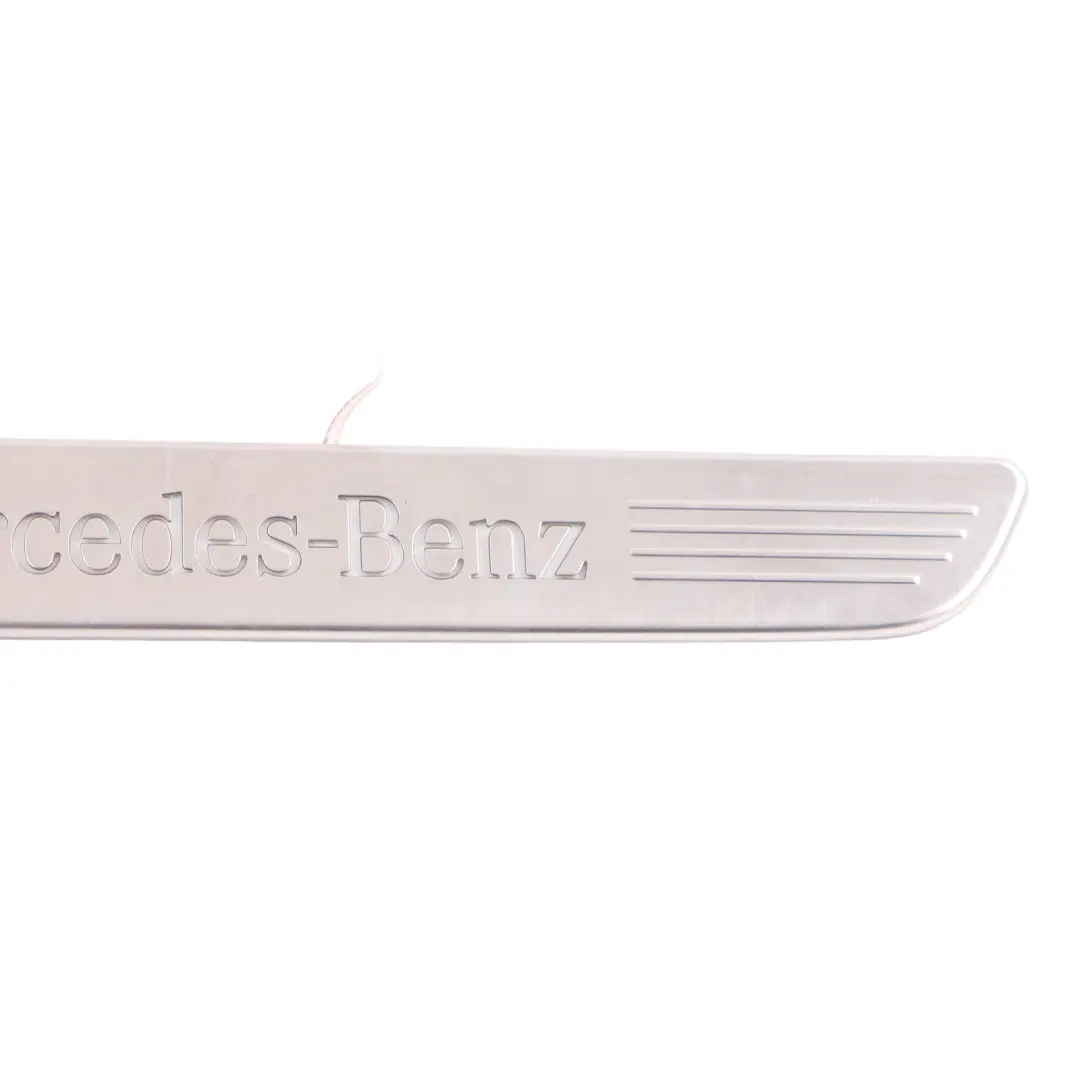 Mercedes W205 Striscia soglia Piastra ingresso anteriore destro - SKU A2056807003 - Numero di parte A2056807003