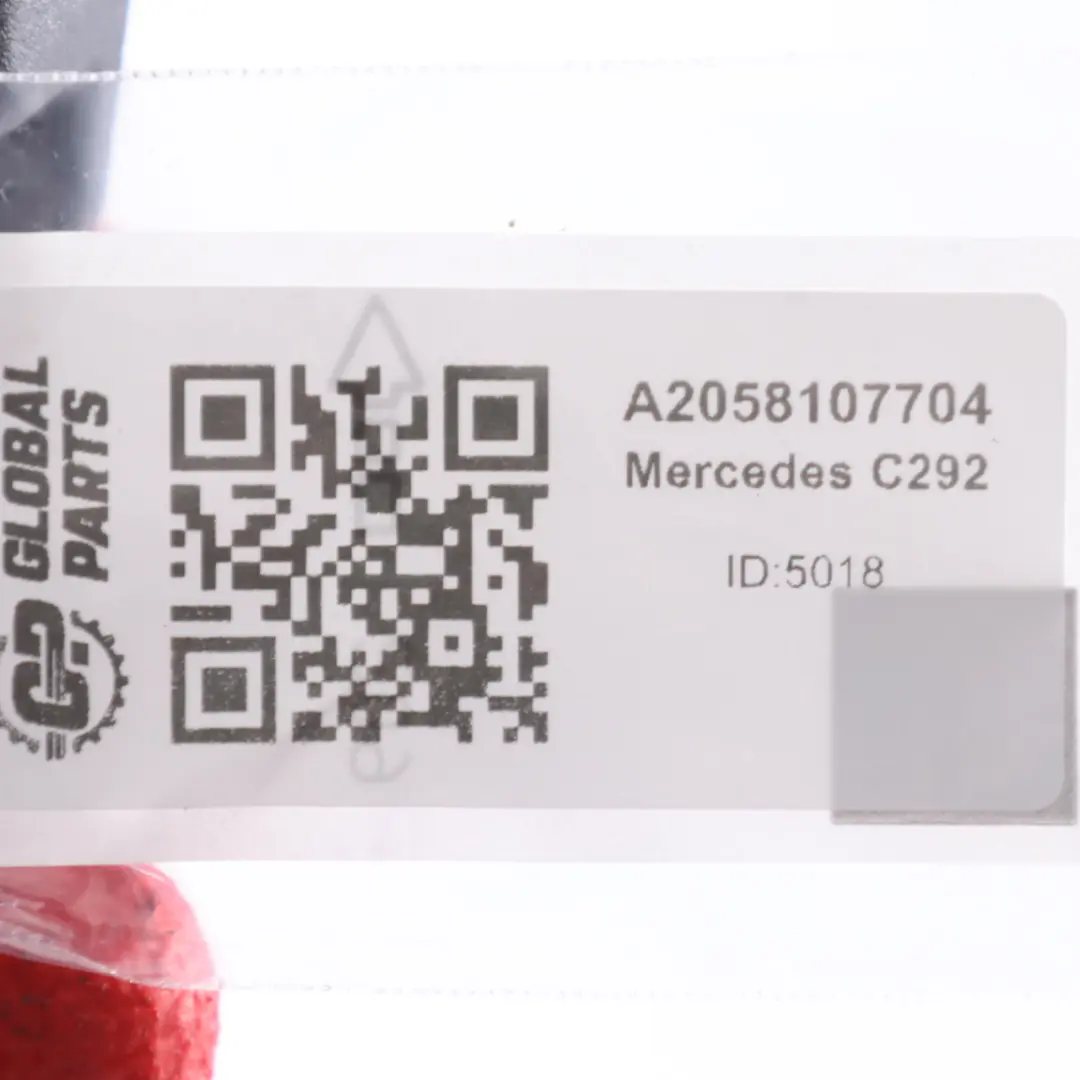 Panneau protection pare-soleil noir rétroviseur gauche pour Mercedes C292 à propos du numéro de pièce A2058107704 Mercedes C292 Panneau protection pare-soleil noir rétroviseur gauche - SKU A2058107704 - Numéro de pièce A2058107704