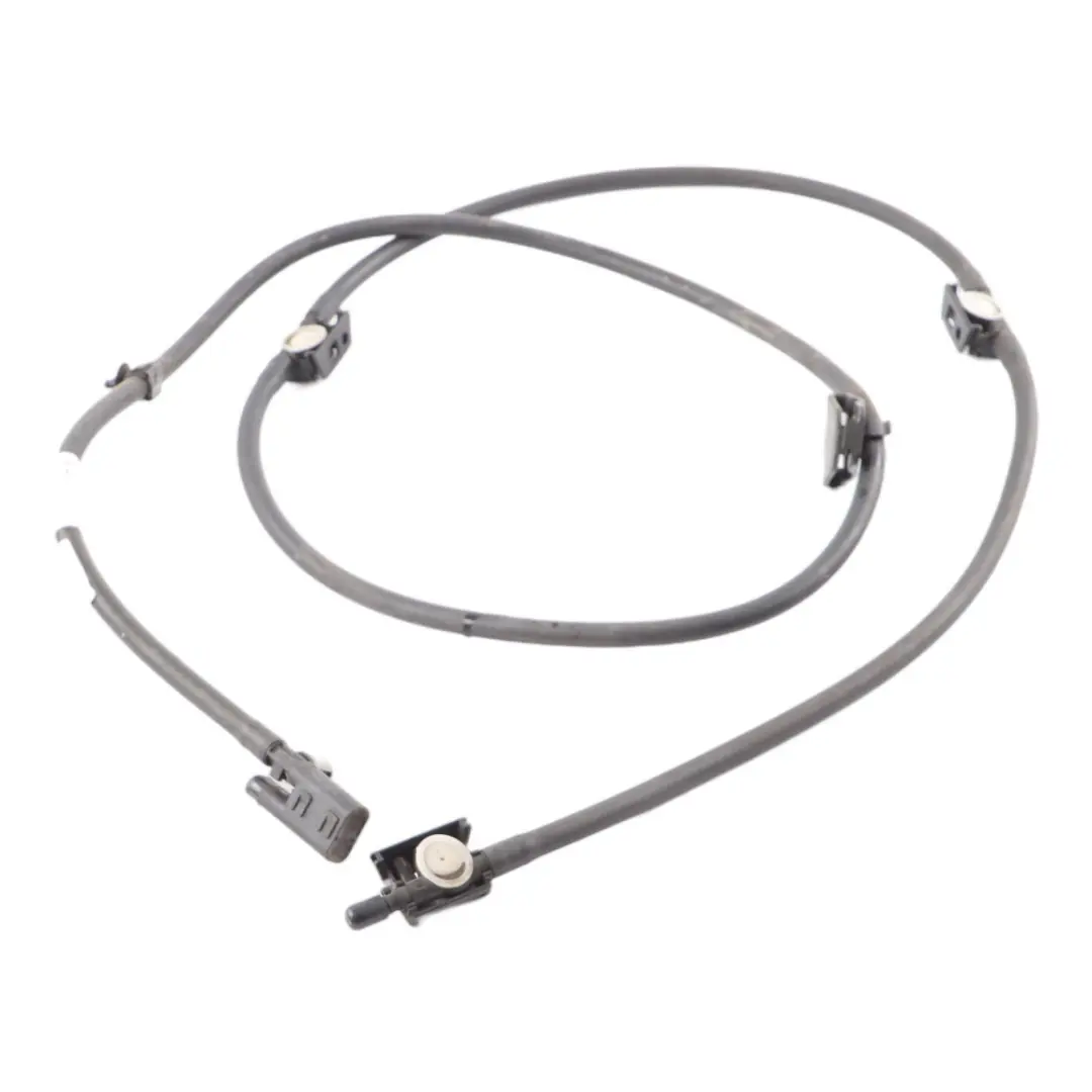 Tubo Lavaggio Linea Lavaggio Parabrezza Flessibile per Mercedes W205 con numero di parte A2058600192 Mercedes W205 Tubo Lavaggio Linea Lavaggio Parabrezza Flessibile - SKU A2058600192 - Numero di parte A2058600192