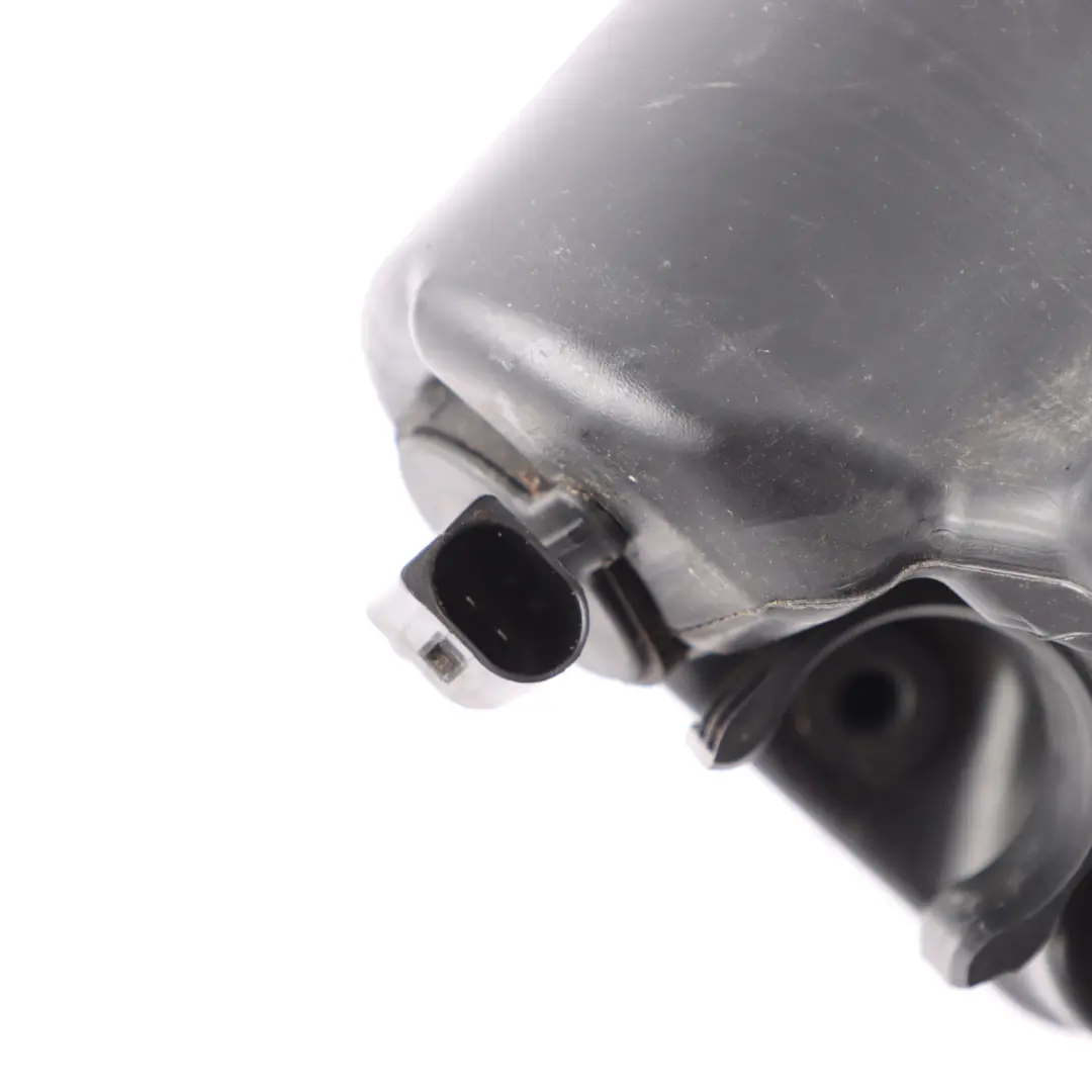 Depósito de la bomba de líquido limpiaparabrisas Mercedes W205 para con número de pieza A2058600360 Depósito de la bomba de líquido limpiaparabrisas Mercedes W205 - SKU A2058600360 - Número de pieza A2058600360
