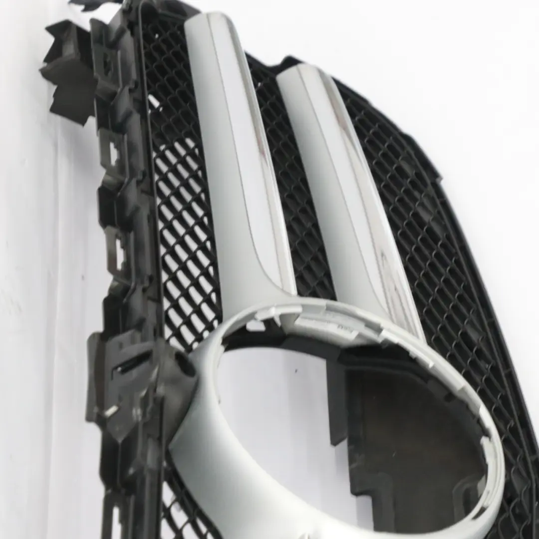 Mercedes W205 Pare-chocs Grille d'habillage Avant Centre Chromé - SKU A2058880023-2 - Numéro de pièce A2058880023