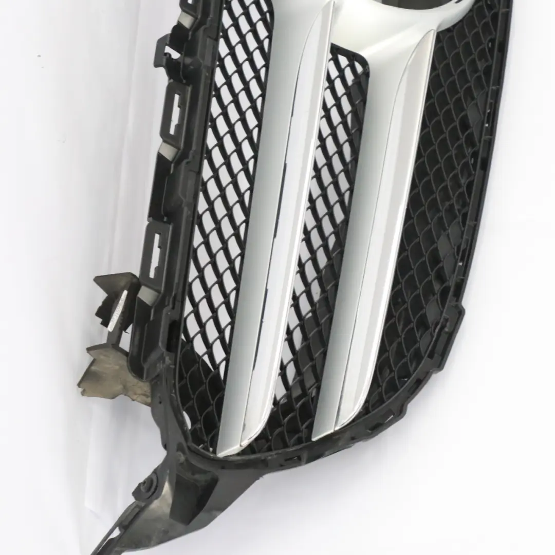 Mercedes W205 Pare-chocs Grille d'habillage Avant Centre Chromé - SKU A2058880023-2 - Numéro de pièce A2058880023
