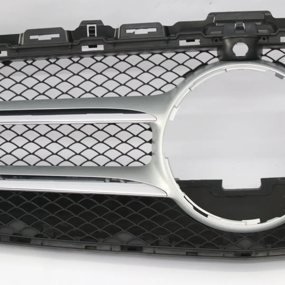 Paraurti Griglia Pannello Anteriore Centrale Cromo per Mercedes W205 con numero di parte A2058880023 Mercedes W205 Paraurti Griglia Pannello Anteriore Centrale Cromo - SKU A2058880023-2 - Numero di parte A2058880023