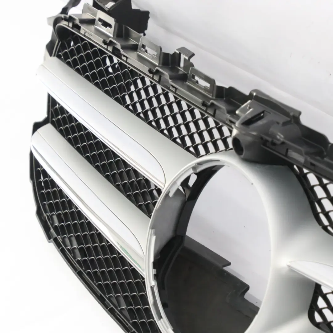 Parachoques Rejilla Delantera Central Cromado para Mercedes W205 con número de pieza A2058880023 Mercedes W205 Parachoques Rejilla Delantera Central Cromado - SKU A2058880023-2 - Número de pieza A2058880023