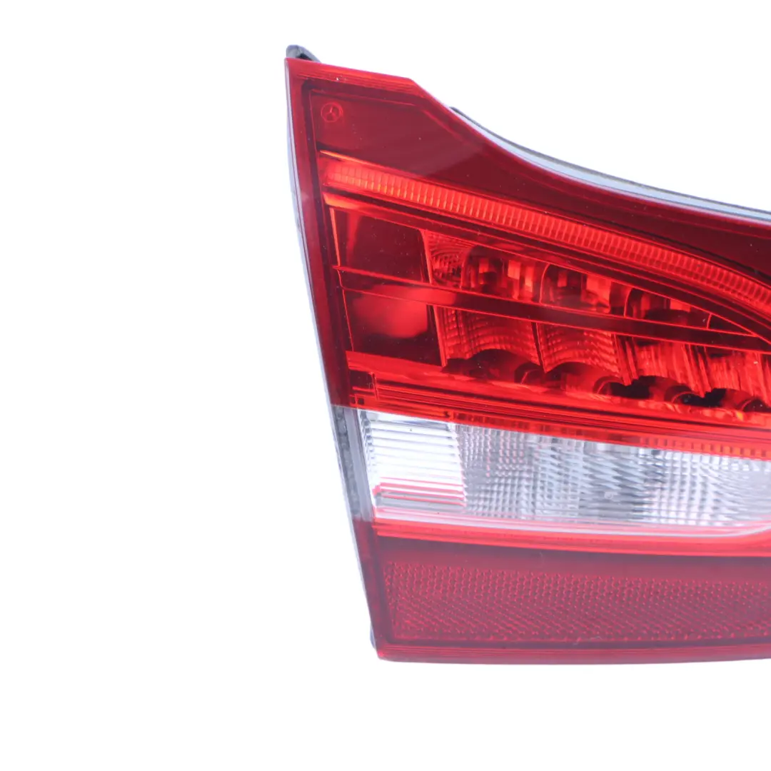 Fanale Posteriore Pannello Laterale Sinistro Fanale per Mercedes S205 con numero di parte A2059061303 Mercedes S205 Fanale Posteriore Pannello Laterale Sinistro Fanale - SKU A2059061303 - Numero di parte A2059061303