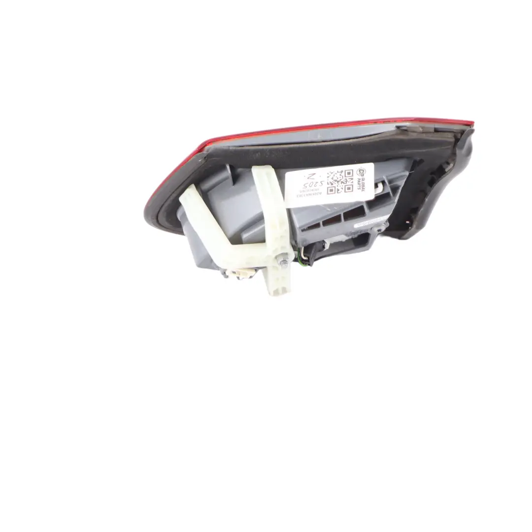 Luz Trasera En El Panel Lateral Izquierdo Tail Lamp para Mercedes S205 con número de pieza A2059061303 Mercedes S205 Luz Trasera En El Panel Lateral Izquierdo Tail Lamp - SKU A2059061303 - Número de pieza A2059061303