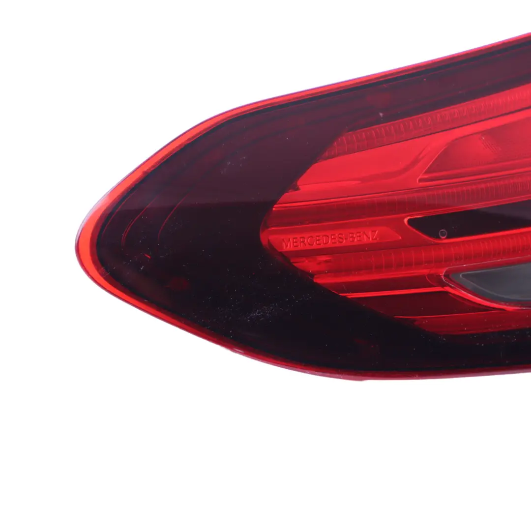 Tylna Lampa Lewa Panelu Bocznego do Mercedes C205 o numerze A2059063105 Mercedes C205 Tylna Lampa Lewa Panelu Bocznego - SKU A2059063105 - Numer Części A2059063105