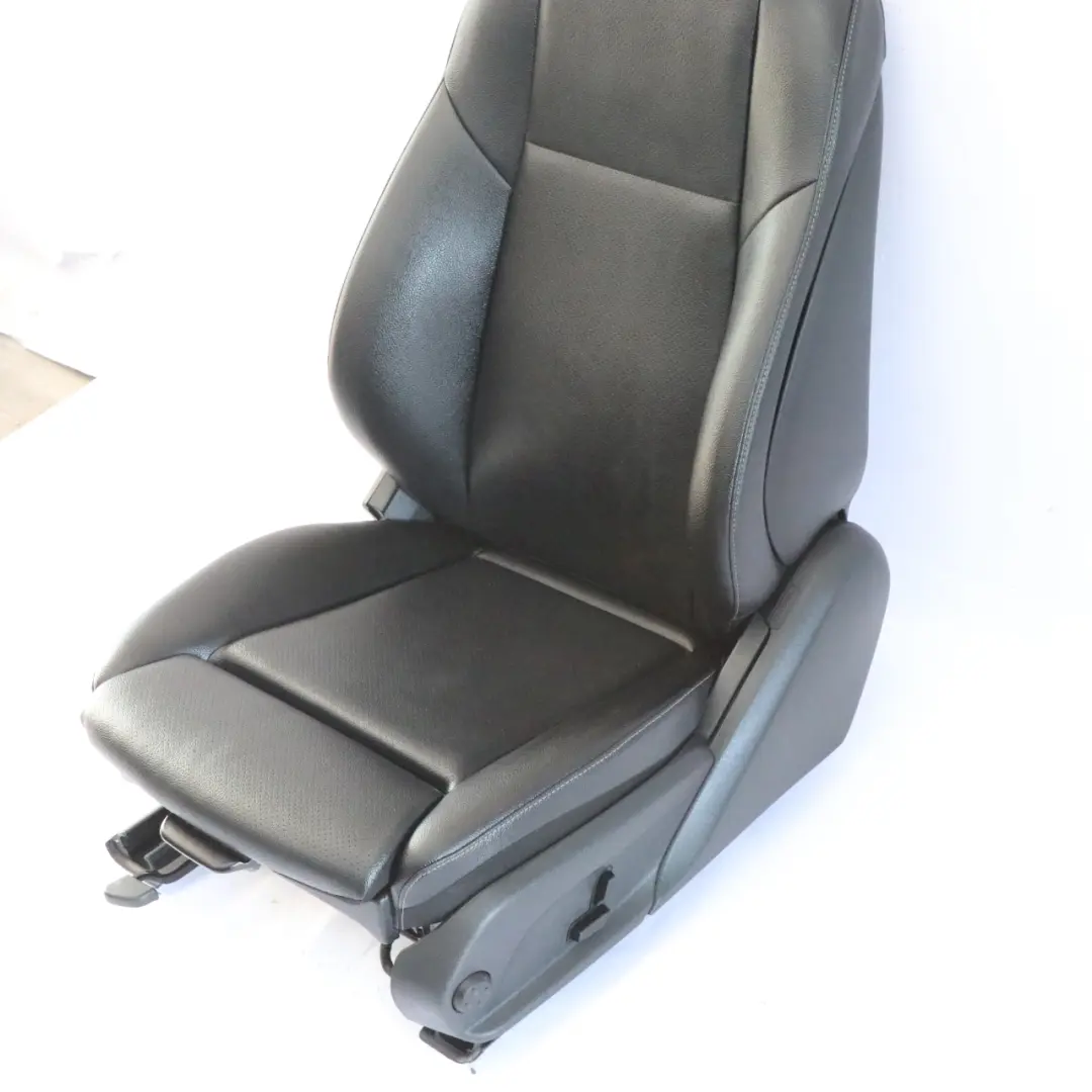 Mercedes W205 Asiento Delantero Izquierdo Calefactable Imitación Cuero Negro - SKU A2059100747-1 - Número de pieza A2059100747