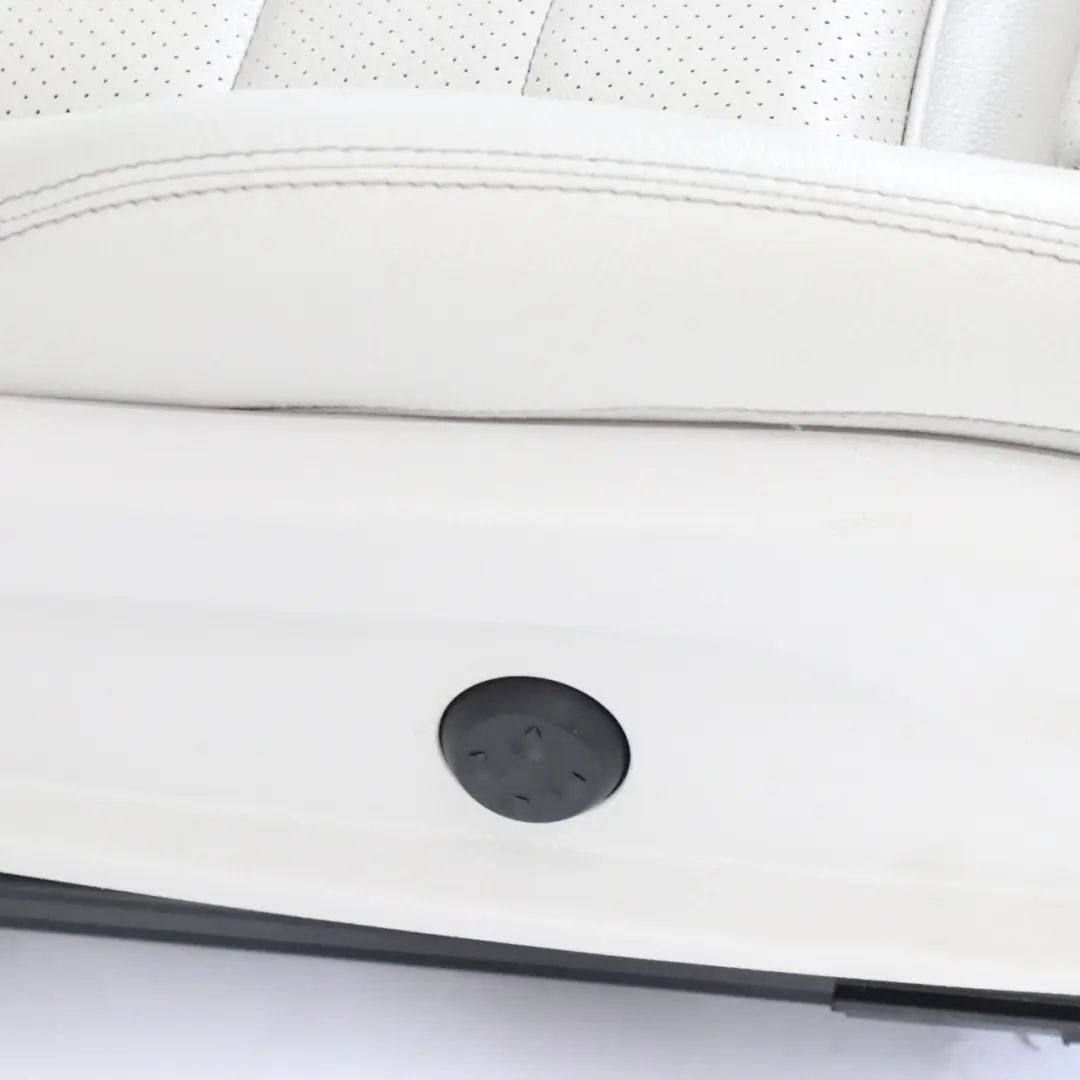 Mercedes C205 Asiento Delantero Izquierdo Calefaccionado Memoria Cuero Gris - SKU A2059104502-4 - Número de pieza A2059104502