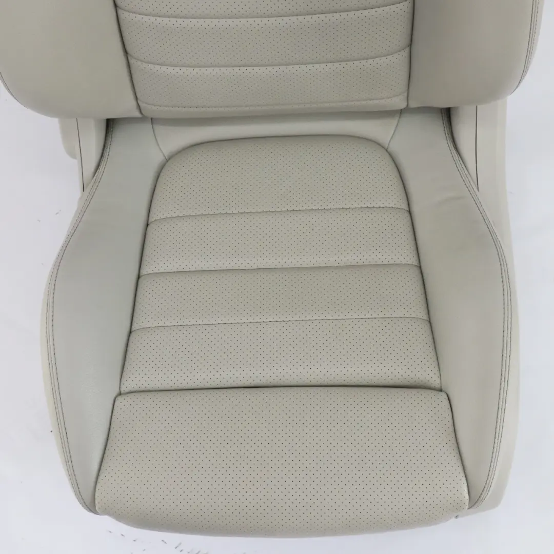 Mercedes C205 Asiento Delantero Izquierdo Calefaccionado Memoria Cuero Gris - SKU A2059104502-5 - Número de pieza A2059104502