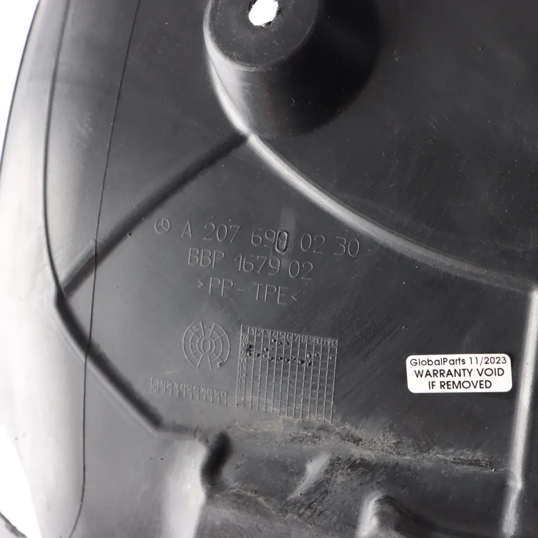 Alloggiamento Passaruota Anteriore Destro Copertura per Mercedes C207 con numero di parte A2076900230 Mercedes C207 Alloggiamento Passaruota Anteriore Destro Copertura - SKU A2076900230 - Numero di parte A2076900230