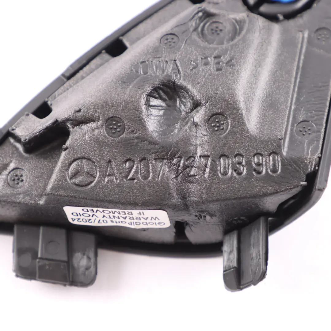 Tür links Dreieckiger Lautsprecher Harman Kardon für Mercedes C207 mit Teilenummer A2077200511 Mercedes C207 Tür links Dreieckiger Lautsprecher Harman Kardon - SKU A2077200511 - Teilenummer A2077200511