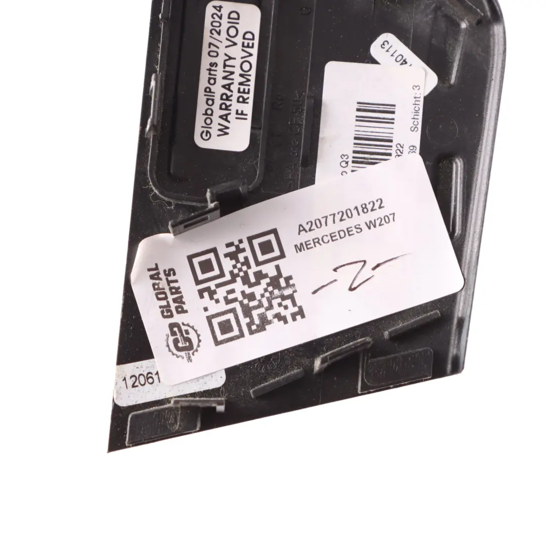 Moldura Puerta Delantera Derecha Negro Fresno para Mercedes C207 con número de pieza A2077201822 Mercedes C207 Moldura Puerta Delantera Derecha Negro Fresno - SKU A2077201822 - Número de pieza A2077201822