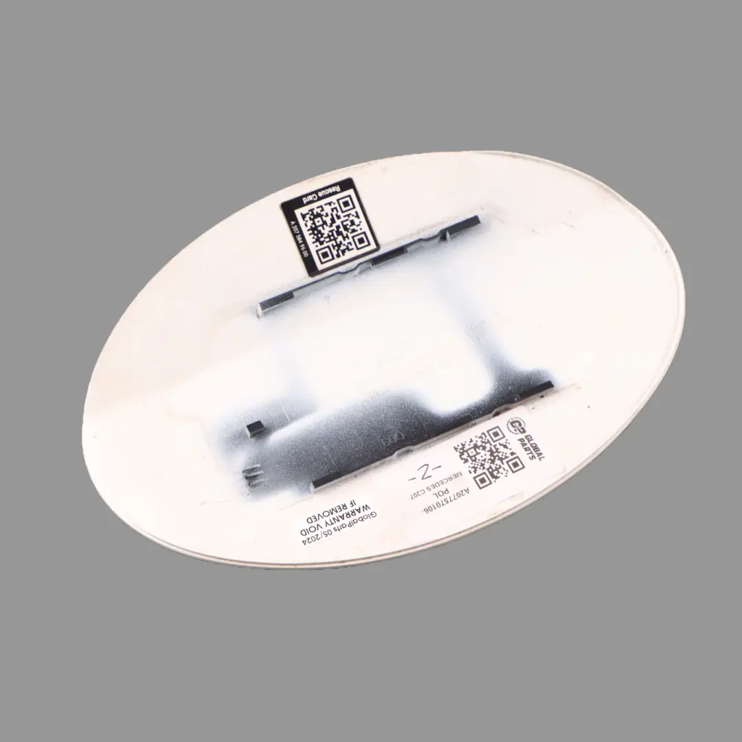 W207 C207 Kraftstoff Tank Klappe Abdeckung Polarweiß - 149 für Mercedes mit Teilenummer A2077570106 Mercedes W207 C207 Kraftstoff Tank Klappe Abdeckung Polarweiß - 149 - SKU A2077570106-POL - Teilenummer A2077570106