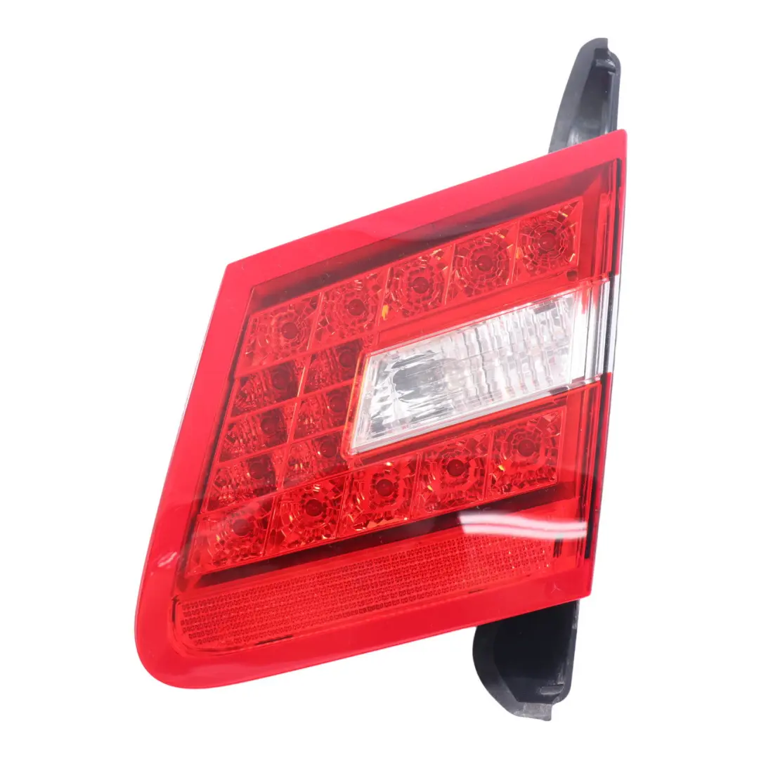 Luz Trasera Lado Derecho Tapa Interior Maletero para Mercedes C207 con número de pieza A2078200464 Mercedes C207 Luz Trasera Lado Derecho Tapa Interior Maletero - SKU A2078200464-2 - Número de pieza A2078200464