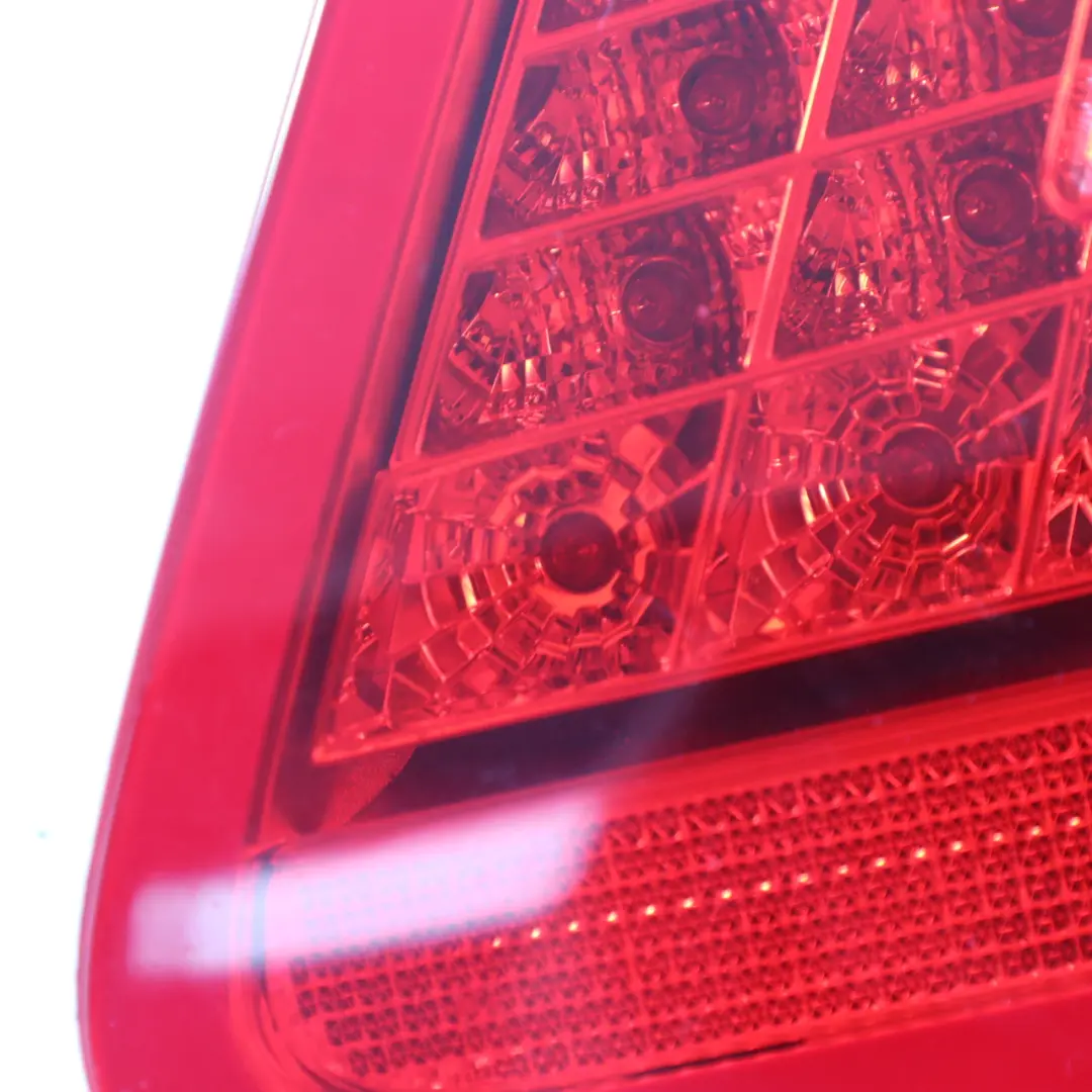 Lampa Tylna Prawy Tył do Mercedes C207 Coupe o numerze A2078200464 Mercedes C207 Coupe Lampa Tylna Prawy Tył - SKU A2078200464-2 - Numer Części A2078200464