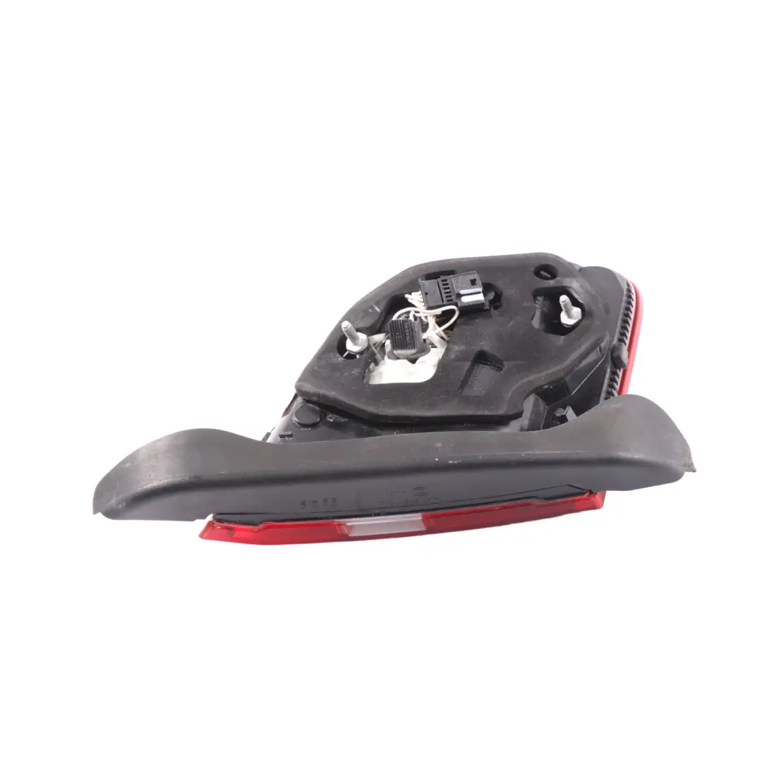 Mercedes C207 Feu arrière droit Éclairage couvercle intérieur coffre - SKU A2078200464-2 - Numéro de pièce A2078200464