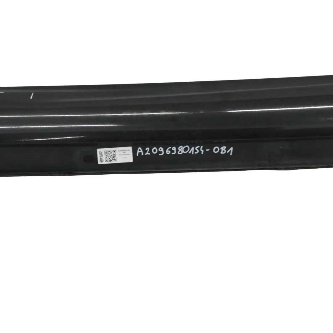 Minigonna laterale sinistra copertura soglia Obsidian Black - 197 per Mercedes W209 con numero di parte A2096980154 Mercedes W209 Minigonna laterale sinistra copertura soglia Obsidian Black - 197 - SKU A2096980154-OB1 - Numero di parte A2096980154