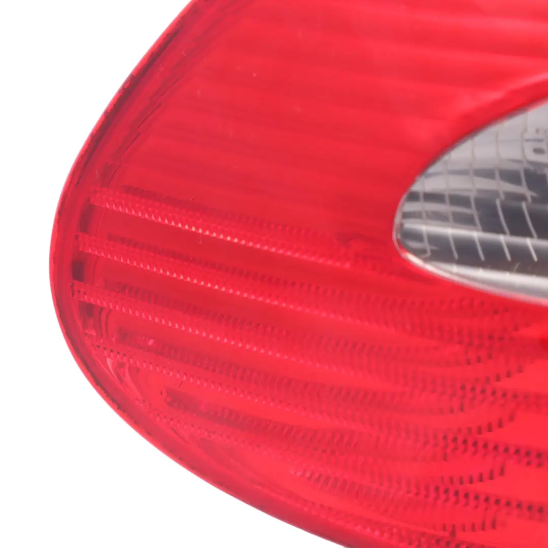 Mercedes CLS C219 Feu arrière gauche Feu arrière Panneau latéral A2198200764 - SKU A2098201564 - Numéro de pièce A2098201564