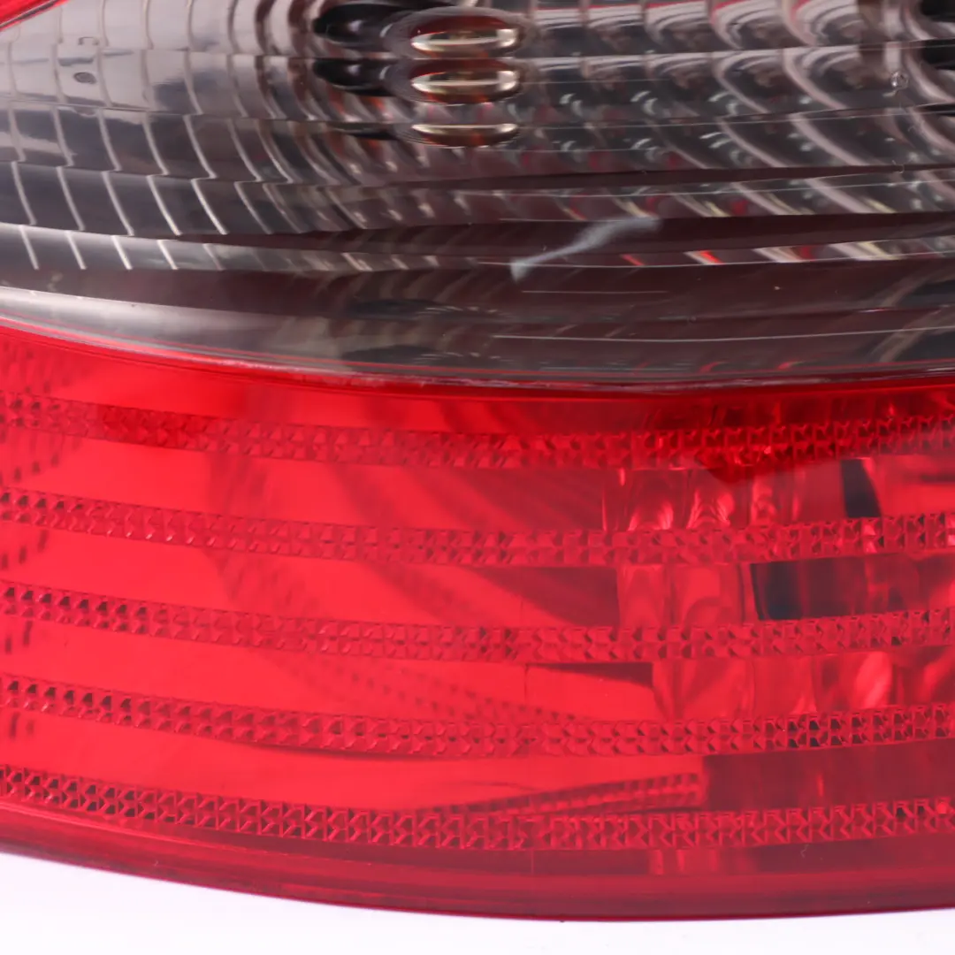 Mercedes CLS C219 Feu arrière gauche Feu arrière Panneau latéral A2198200764 - SKU A2098201564 - Numéro de pièce A2098201564