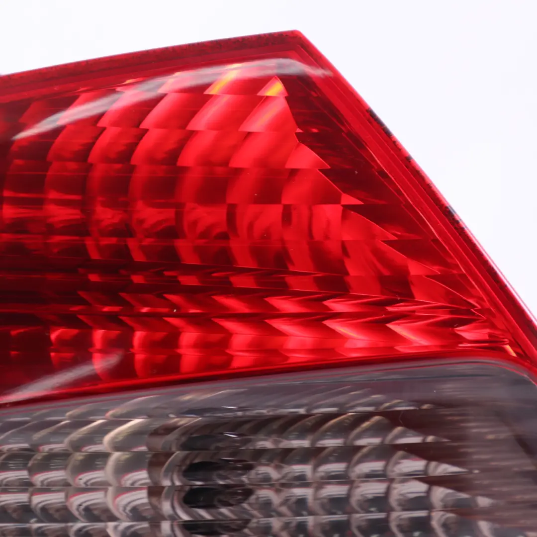 Mercedes CLS C219 Feu arrière gauche Feu arrière Panneau latéral A2198200764 - SKU A2098201564 - Numéro de pièce A2098201564