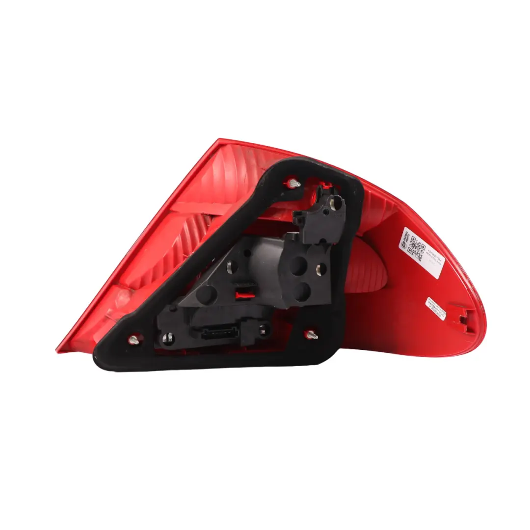 Mercedes CLS C219 Feu arrière gauche Feu arrière Panneau latéral A2198200764 - SKU A2098201564 - Numéro de pièce A2098201564