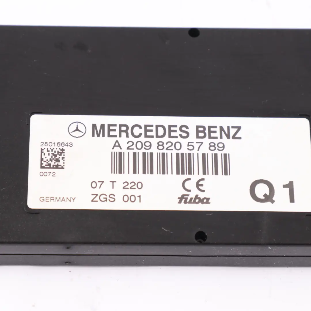Modulo amplificatore antenna per Mercedes CLK A209 Cabrio con numero di parte A2098205789 Mercedes CLK A209 Cabrio Modulo amplificatore antenna - SKU A2098205789 - Numero di parte A2098205789